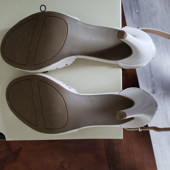 LC Peep Toe heels - Picture 4 of 6